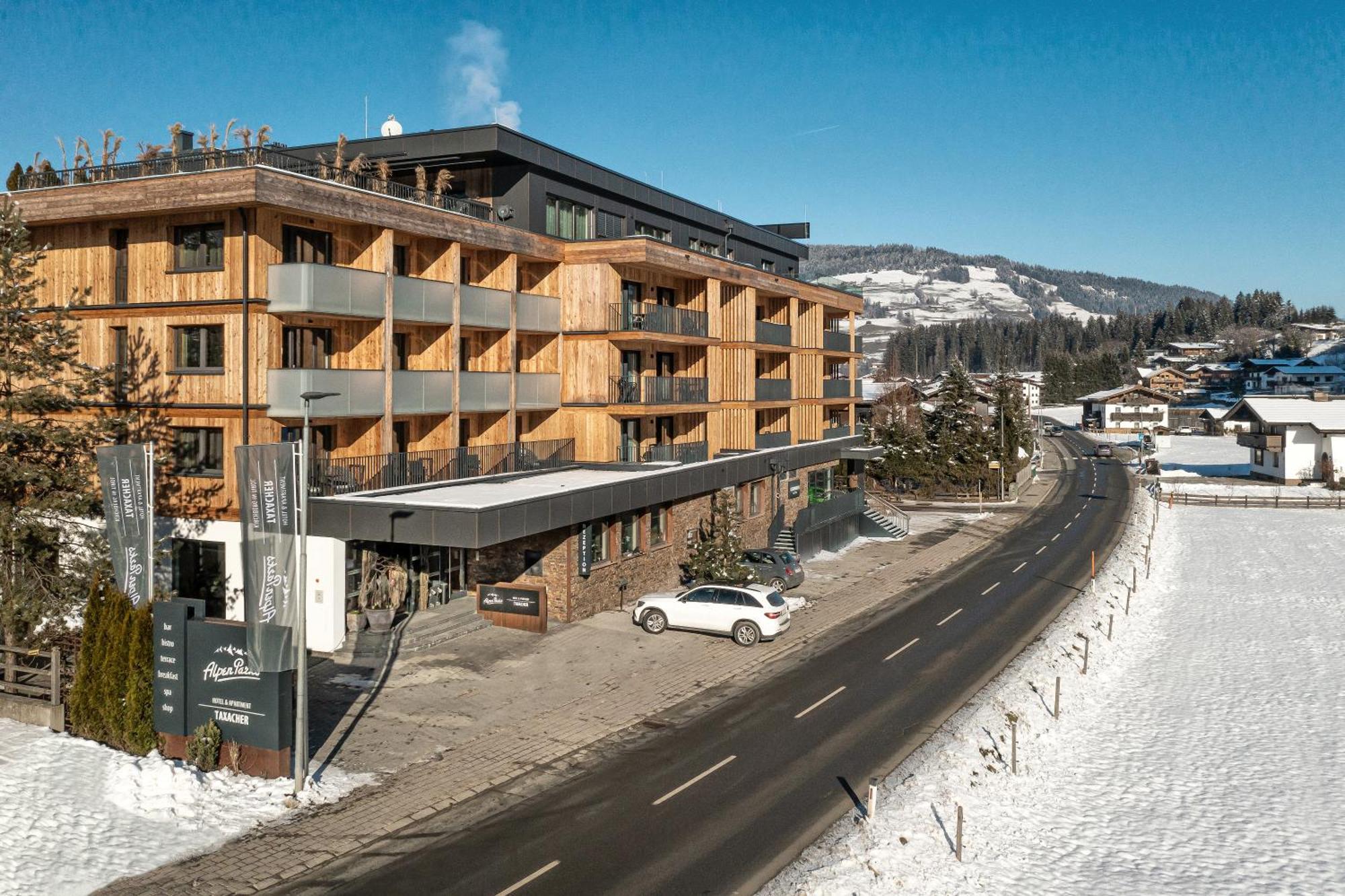 Alpenparks Hotel & Apartment Taxacher Кирхберг Экстерьер фото
