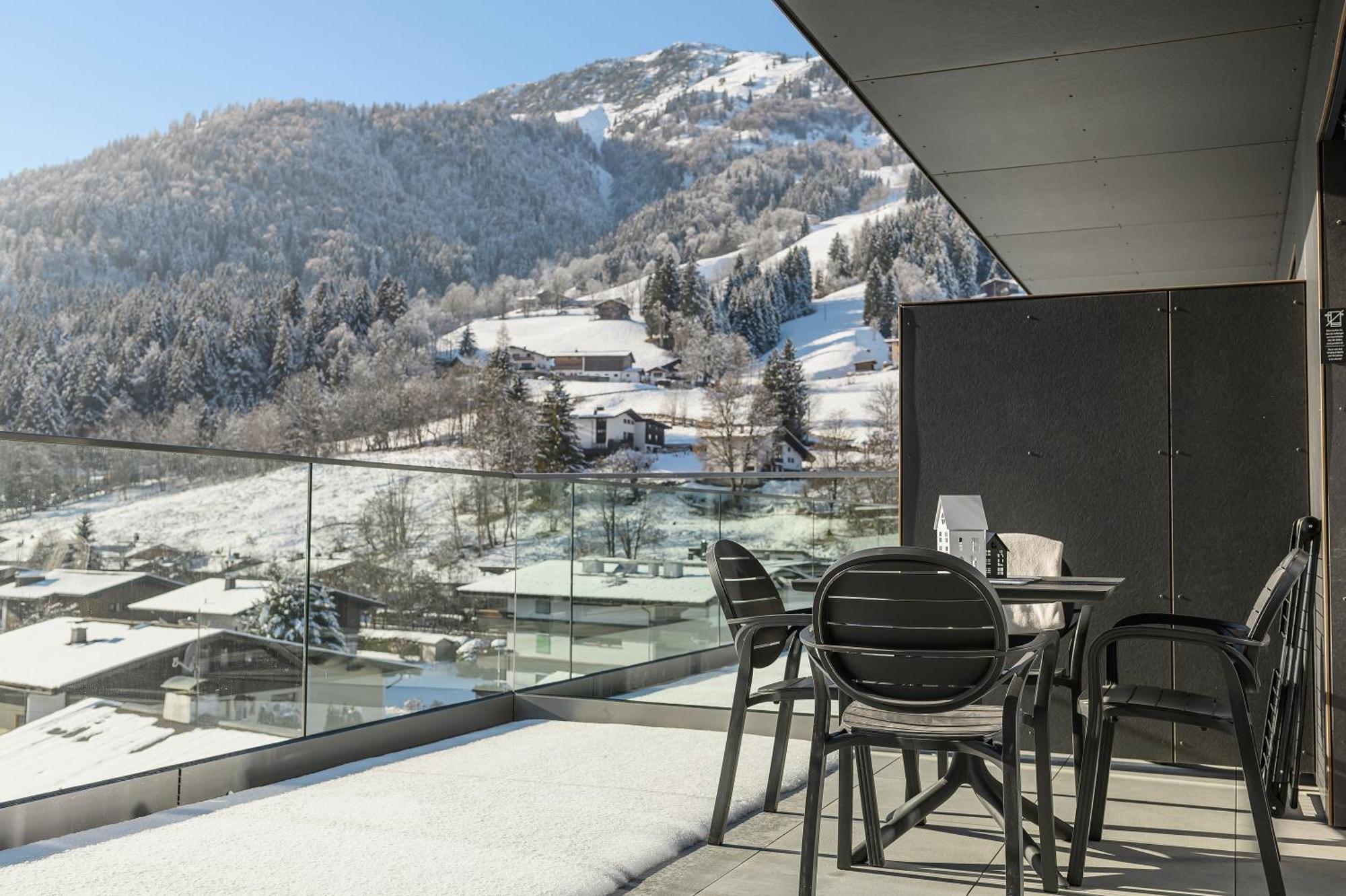 Alpenparks Hotel & Apartment Taxacher Кирхберг Экстерьер фото